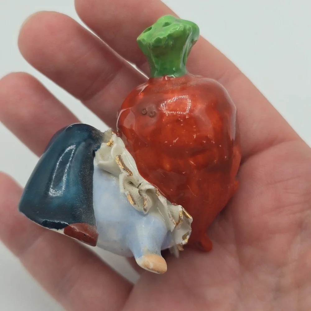 Anthropomorphic Carrot Heads Vintage Salt & Pepper Set